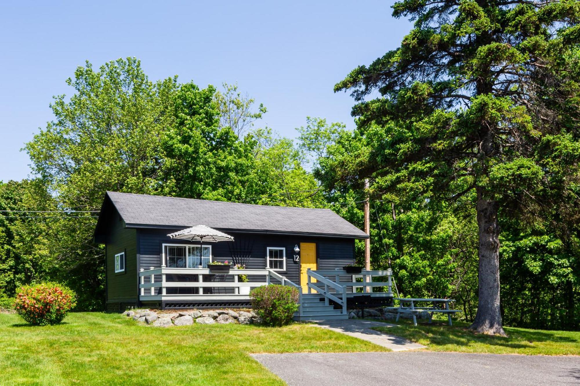 Seascape Motel & Cottages Belfast Exterior photo